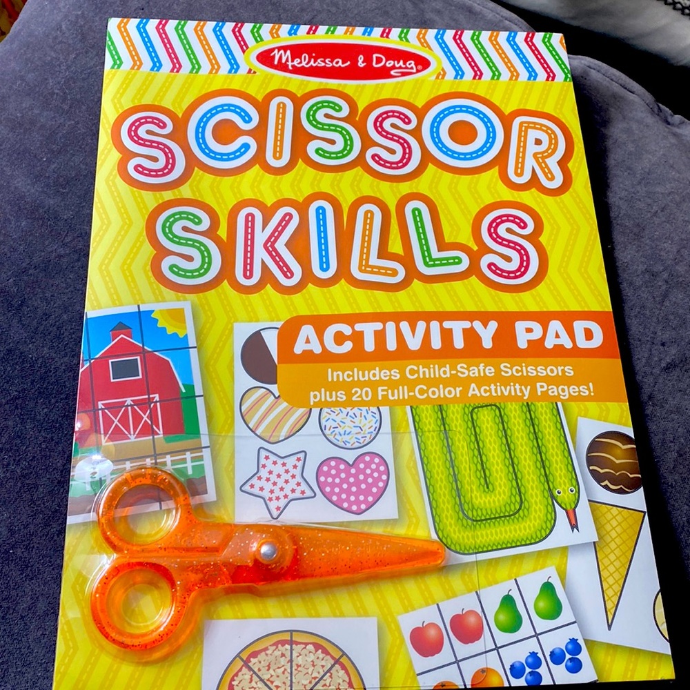 Melissa & Doug New Scissor Skills Activity Pad